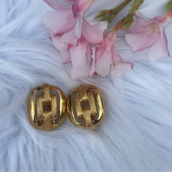 PREMIER GoldTone Rectangle Box Cut Out Clip Earrings - Picture 6 of 9